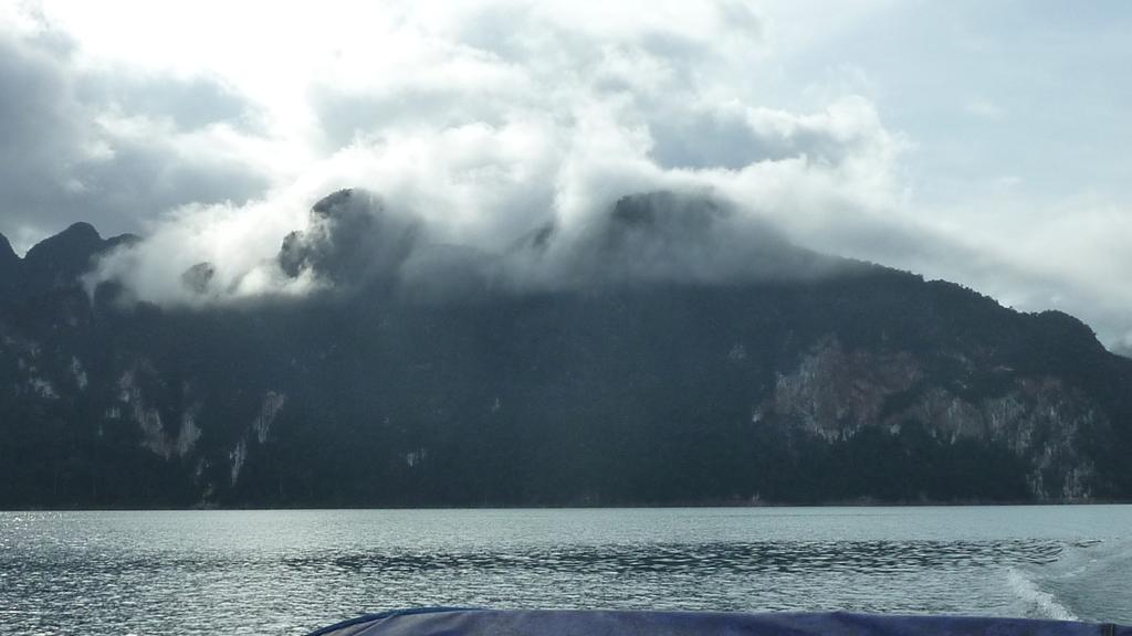 Baandin Chiewlarn Hotel Ban Tha Khun Bagian luar foto